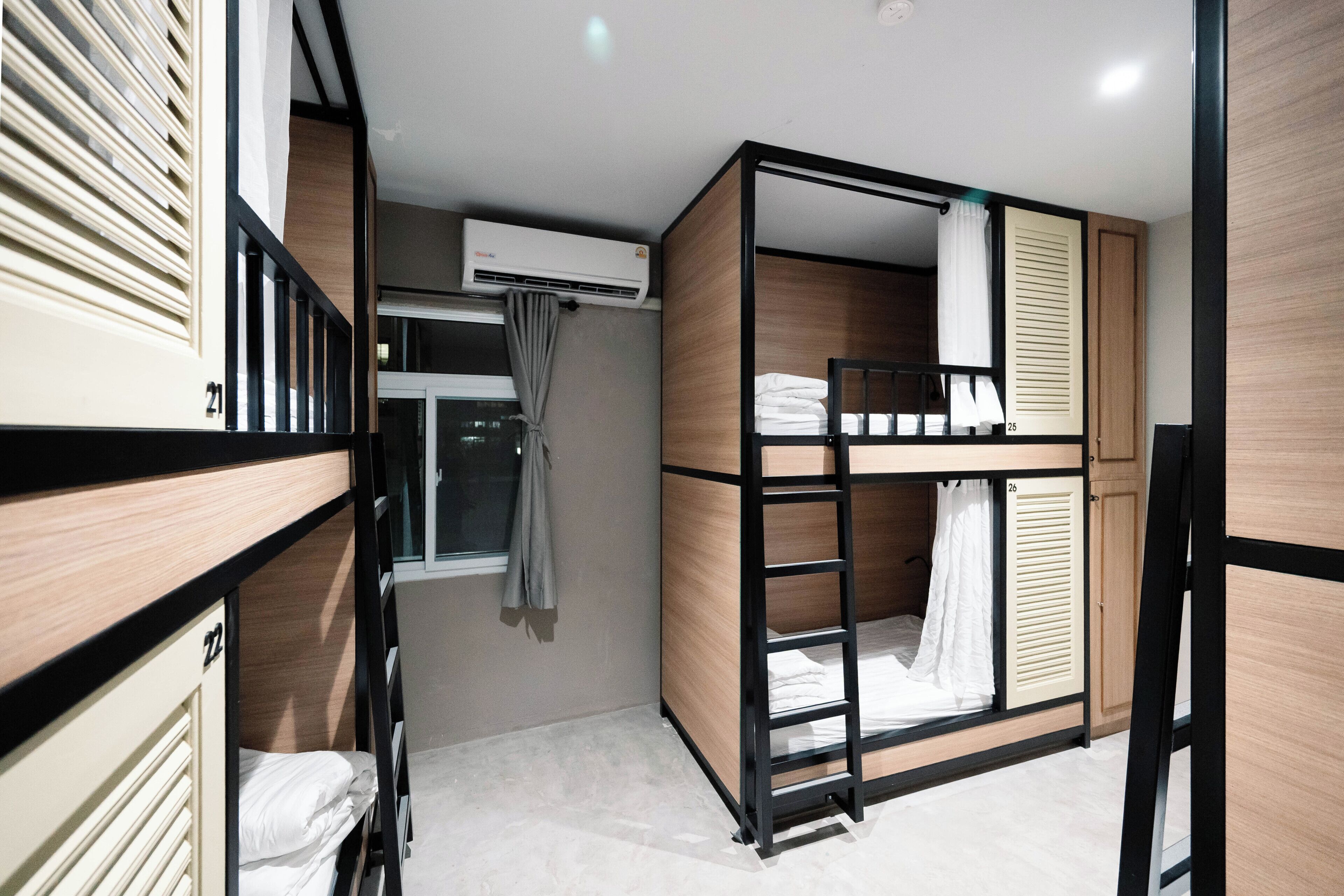 Asrama Umum, hanya laki-laki