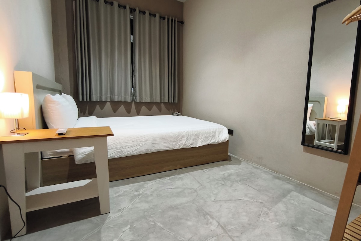 Basic Double Room | WiFi (free), bed sheets