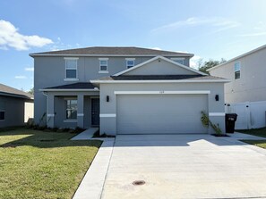 Exterior - Luxury 4BR House • Hot Tub • Gym • Pool Table • Near Disney & Orlando (St. Cloud)