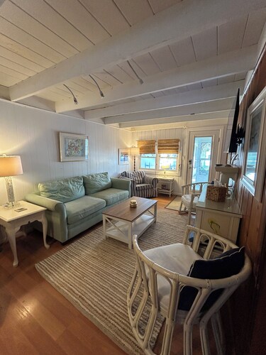 2-bedroom, 1 full bath ocean block cottage in vibrant Dewey Beach.