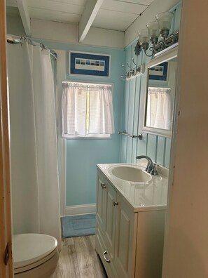 Bathroom - 2-bedroom, 1 full bath ocean block cottage in vibrant Dewey Beach. (Dewey Beach)