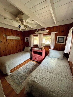 Room - 2-bedroom, 1 full bath ocean block cottage in vibrant Dewey Beach. (Dewey Beach)