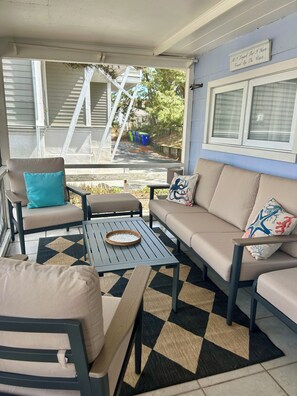 Terrace/patio - 2-bedroom, 1 full bath ocean block cottage in vibrant Dewey Beach. (Dewey Beach)