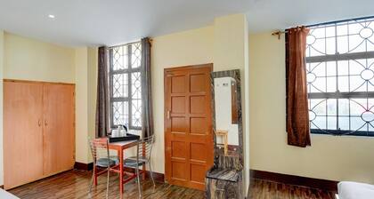 Classic Hill Breeze Stay Inn