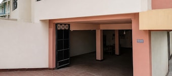 Classic Hill Breeze Stay Inn