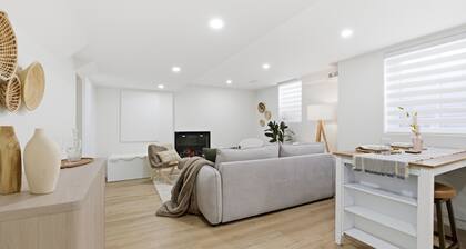 Sunny Haven – Curated Private Suite w/ Projector