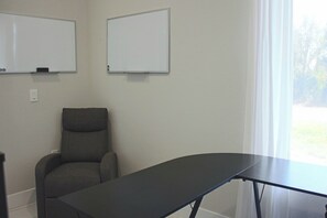 Interior - Modern 2BR HOME | Private Office | BBQ |Near- 82 and Golf Camp (Lehigh Acres)