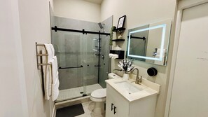 Hair dryer, towels, soap, toilet paper - Modern 2BR HOME | Private Office | BBQ |Near- 82 and Golf Camp (Lehigh Acres)