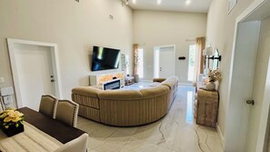 Living area - Modern 2BR HOME | Private Office | BBQ |Near- 82 and Golf Camp (Lehigh Acres)