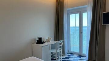Deluxe-Zimmer, Meerblick | Zimmersafe, Verdunkelungsvorhänge, Bügeleisen/Bügelbrett