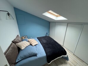 Room - Vrbo Property (Bordeaux)