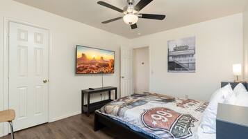 3 bedrooms, iron/ironing board, WiFi, bed sheets