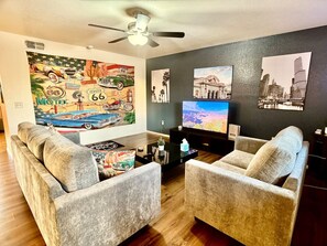 Living area - Route 66 Experience Basecamp (Williams)