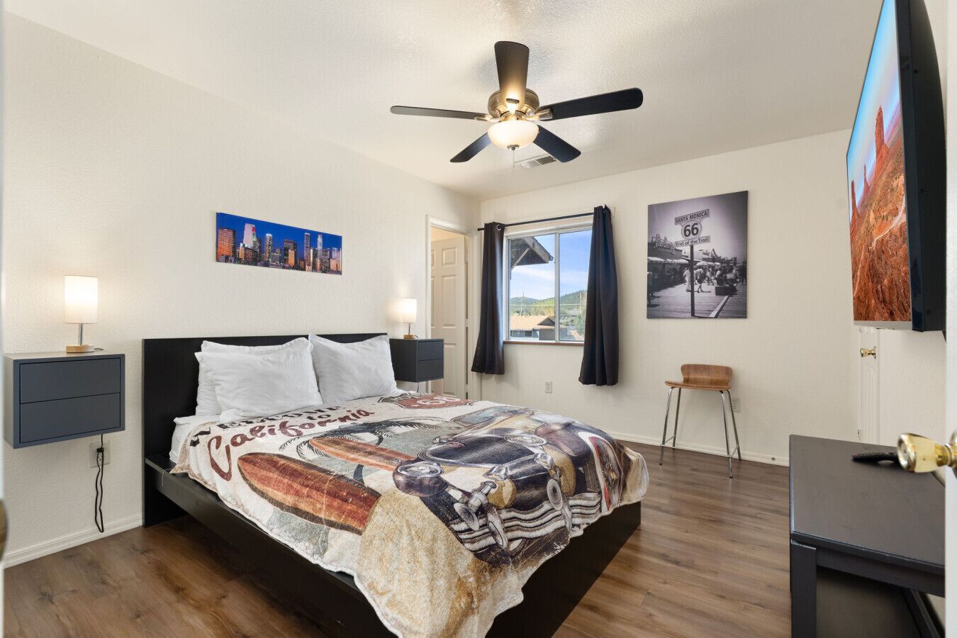 3 habitaciones, tabla de planchar con plancha, wifi y ropa de cama 