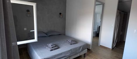 2 chambres, fer et planche Ă repasser, Wi-Fi, literie fournie