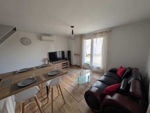 Living area - Vrbo Property (Sotta)