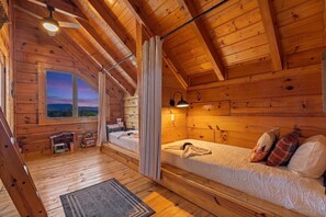 4 habitaciones, tabla de planchar con plancha y cuna de viaje 