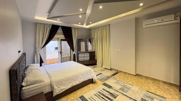 Apartamento clásico, balcón, vistas a la ciudad