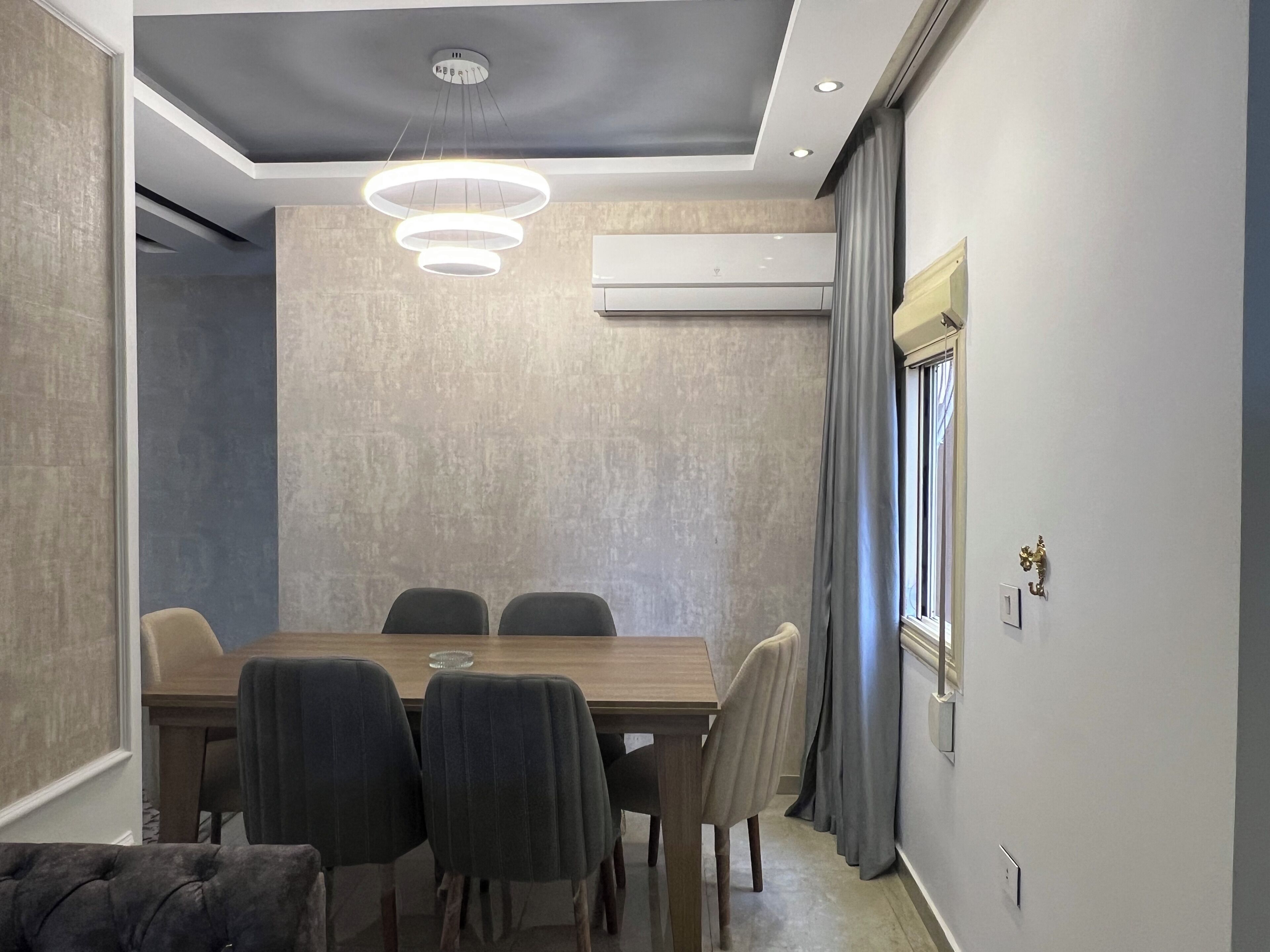 คลาสสิกอพาร์ทเมนท์, ระเบียง, วิวเมือง | ร้านอาหาร