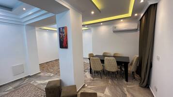 Classic Apartment, Balcony, City View | Dining