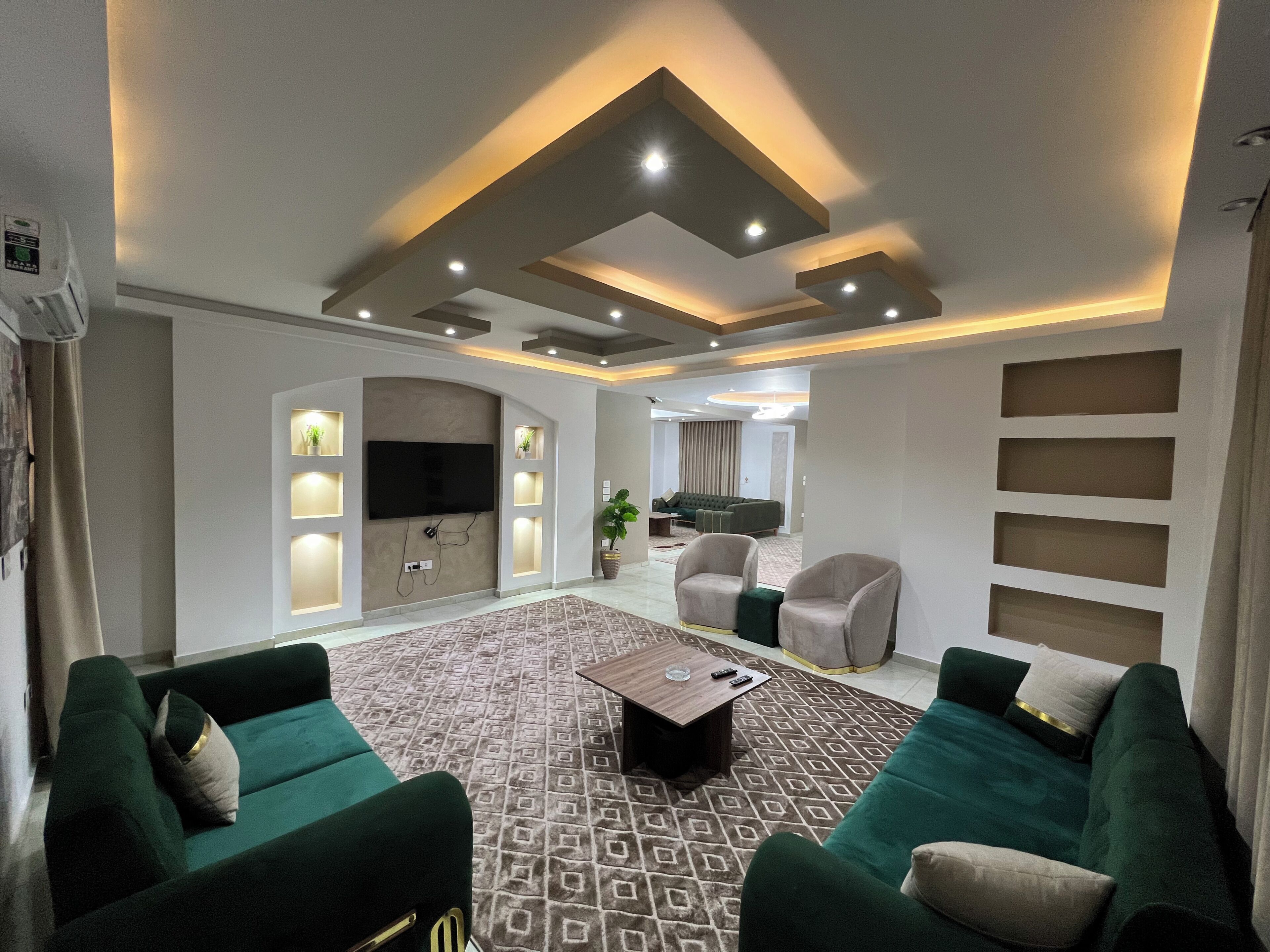 Classic-Apartment, Balkon, Stadtblick | Wohnbereich