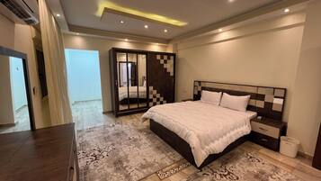 Classic Apartment, Balcony, City View