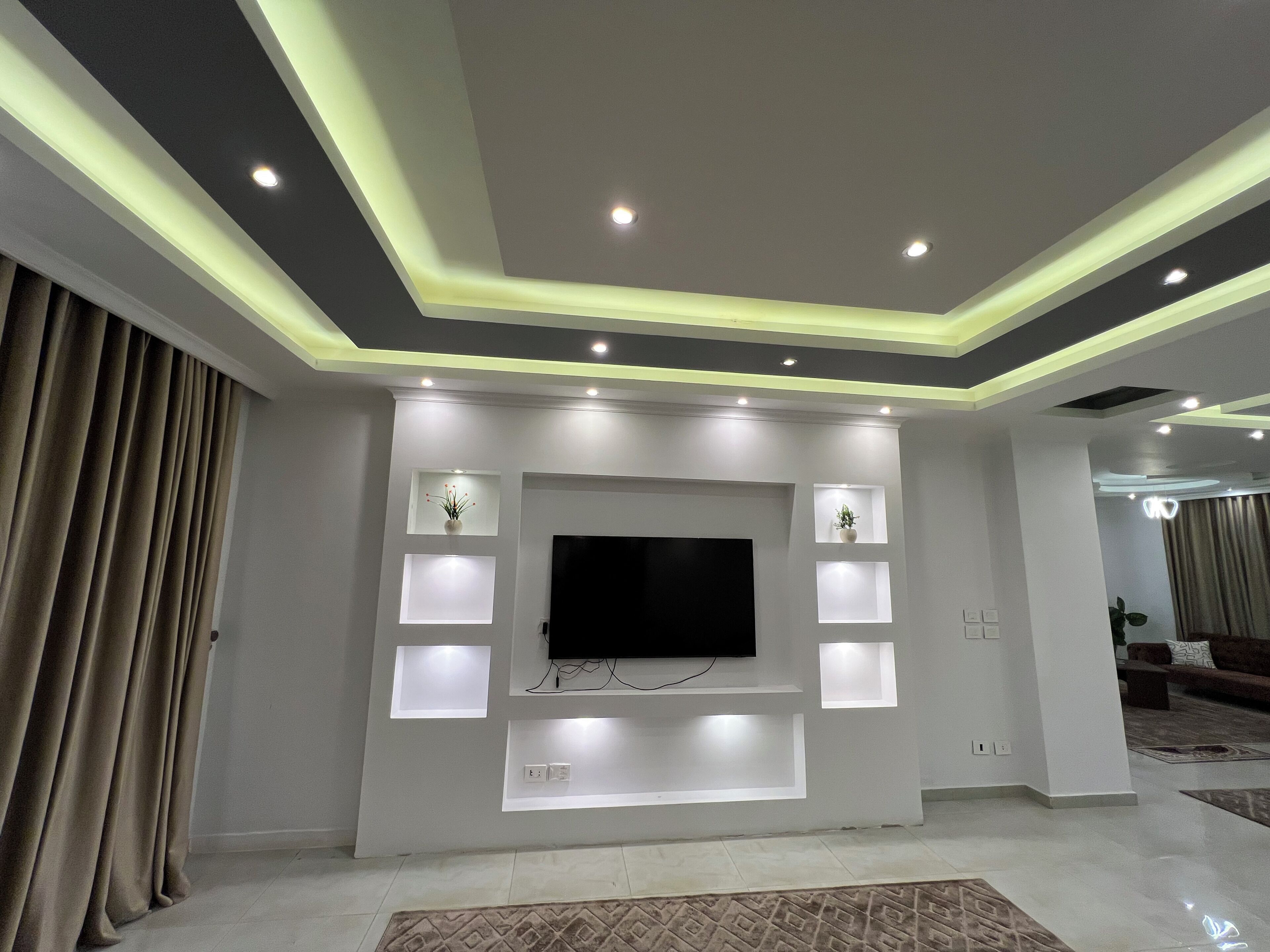 Departamento clásico, balcón, vista a la ciudad | Interior