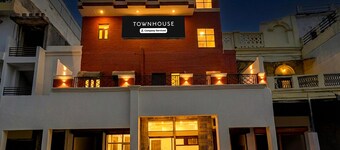 OYO Townhouse Prayagraj Railway Station