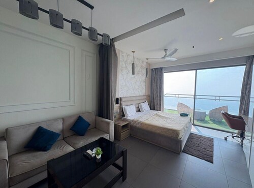 luxury stay at Supernova at 42nd floor ,Noida
