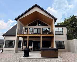 Exterior - Lakes, Links, and Luxury at The Landing Overlook!  Private Balcony w/ Sunsets! (Branson)