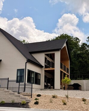 Exterior - Lakes, Links, and Luxury at The Landing Overlook! Private Balcony w/ Sunsets! (Branson)