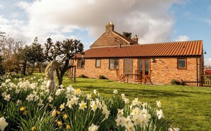 Exterior - Morndyke Cottage | Morndyke Farm (Thirsk)