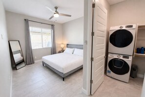 2 chambres, fer et planche à repasser, Wi-Fi gratuit, draps fournis