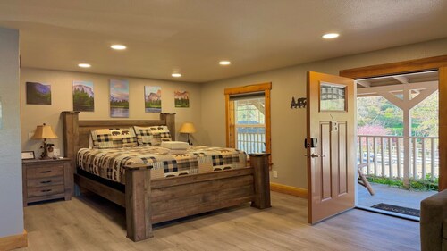 Two Private Studios • Downtown Mariposa • Yosemite