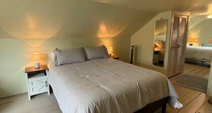 Welcome to your quaint peaceful getaway in the heart of small-town Indiana!