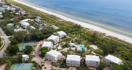 2-bedroom Beachfront resort in charming Sanibel!