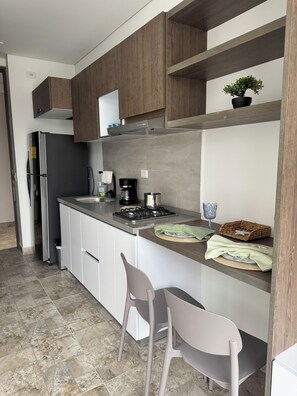 Private kitchen - Newly Equipped Studio in Rodadero Sur - Beach, Restaurants and Tranquility (Gaira)