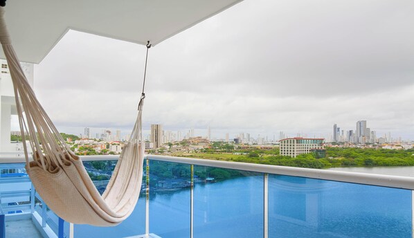 Property grounds - Top-Floor Huge 3-Bedroom Apartment Steps From The Beach (Cartagena)