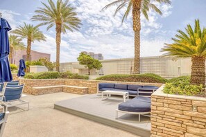 Terrace/patio - Stylish Renovated Trump Tower Studio (Las Vegas)