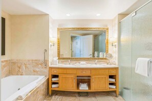 Shower, hair dryer, towels, shampoo - Stylish Renovated Trump Tower Studio (Las Vegas)
