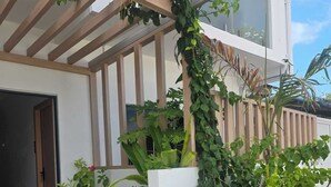 Front of property - Silver Bay Kamadhoo (Kamadhoo)