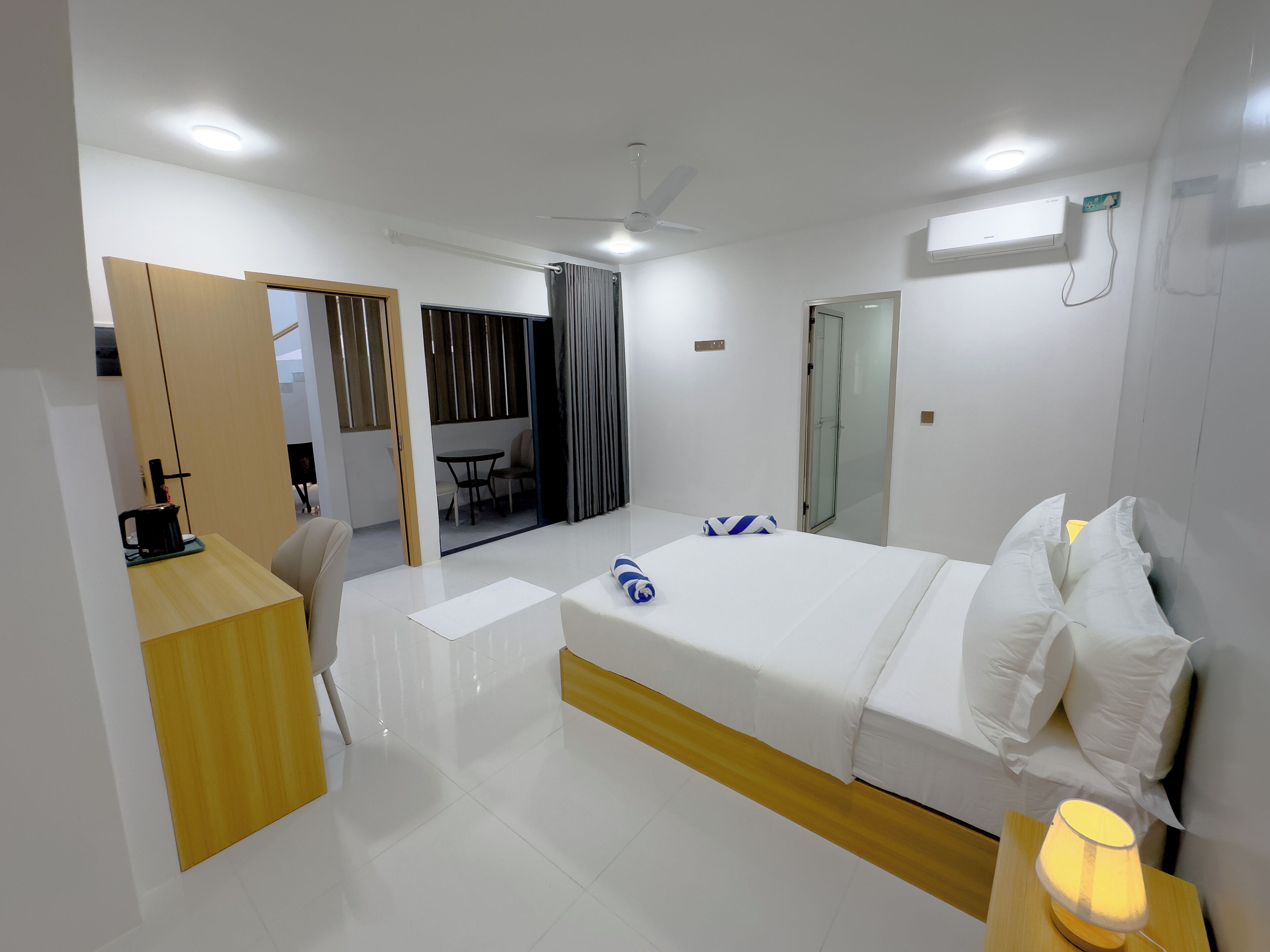 Superior Room | Premium bedding, minibar, desk, laptop workspace