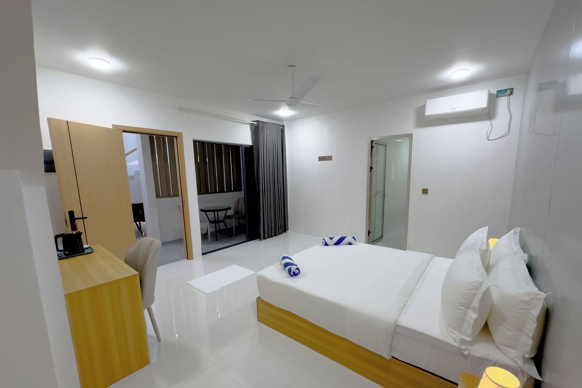 Premium bedding, minibar, desk, laptop workspace