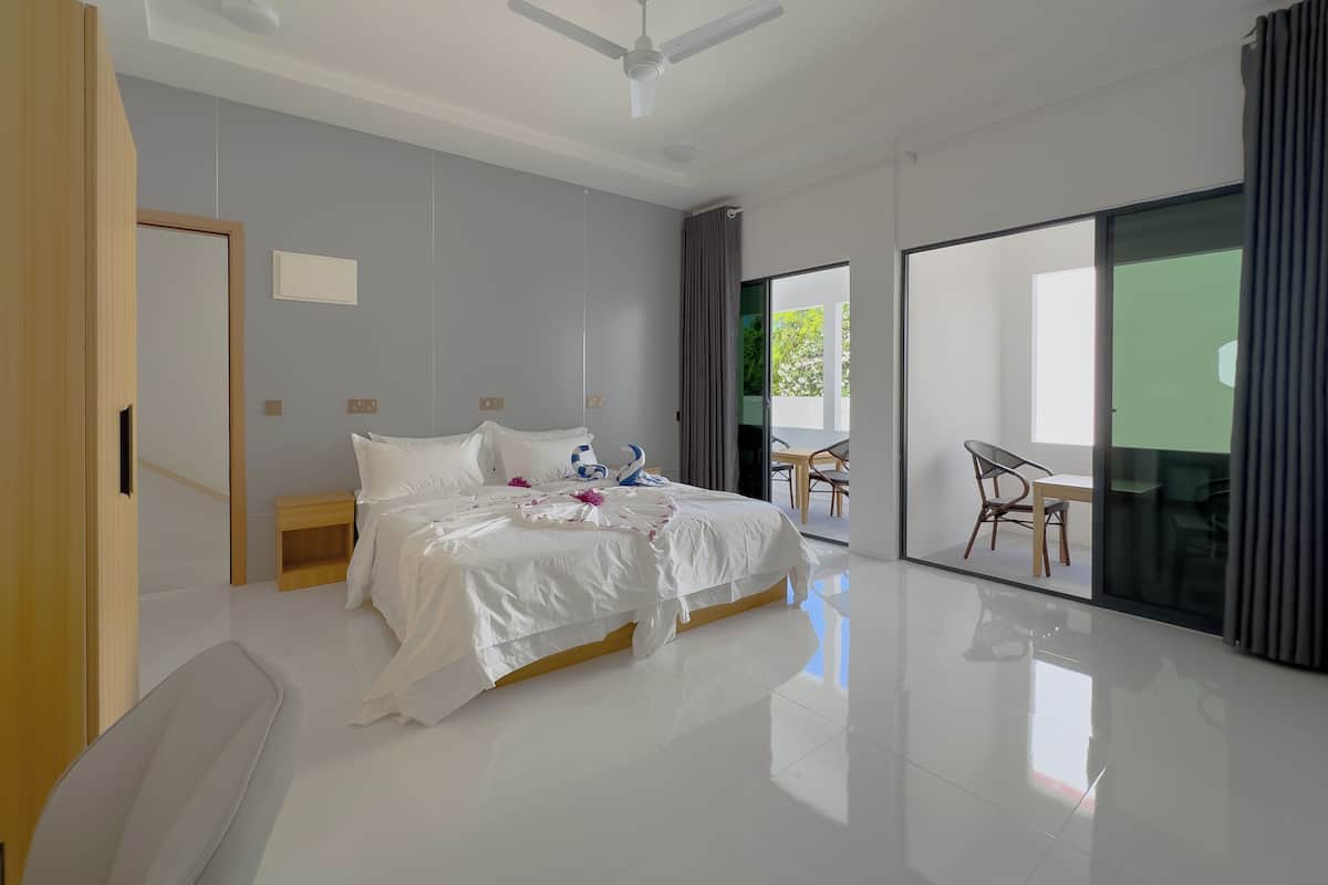 Executive-Zimmer, Balkon, Blick auf den Innenhof