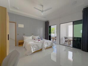 Executive Room, Balcony, Courtyard View