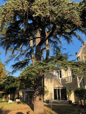 Property grounds - Vrbo Property (Cognac)