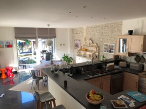 Private kitchen - Vrbo Property (Cognac)