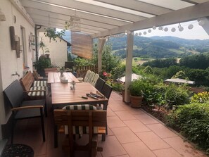 Outdoor dining - Vrbo Property (Lindenfels)