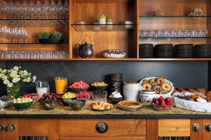 Café da manhã continental grátis todos os dias