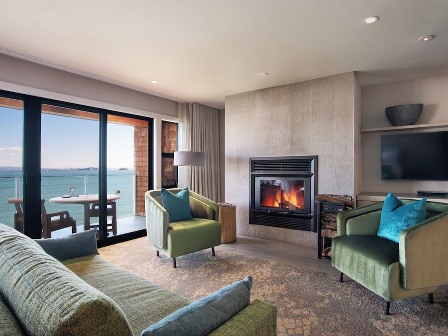 Skyline Spa Suite | Living area